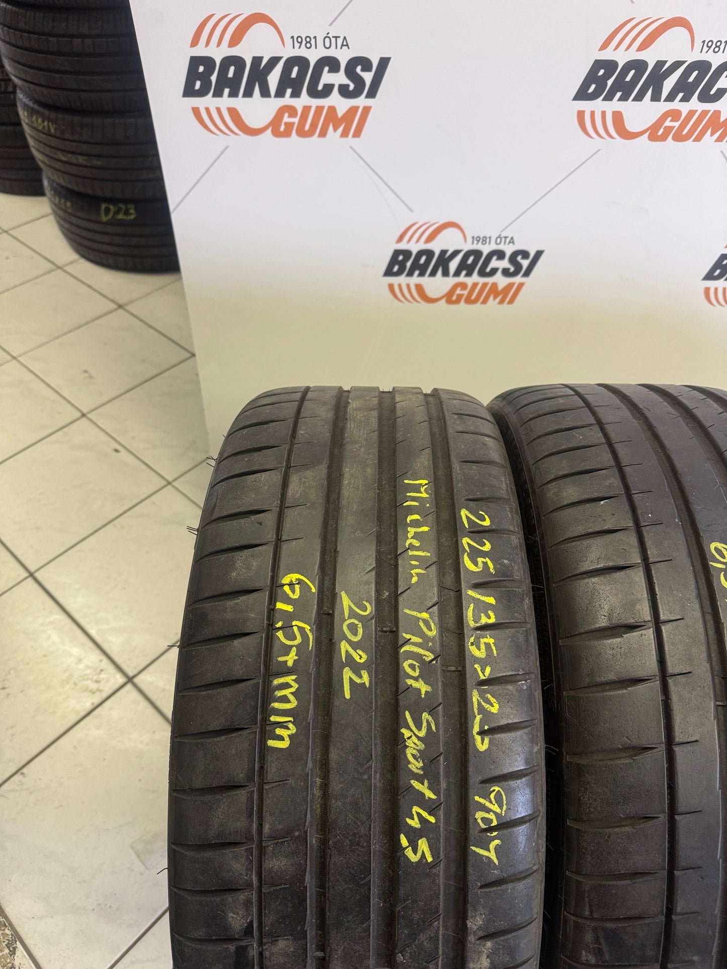 225/35R20 és 255/30R20 Michelin nyári gumi szett