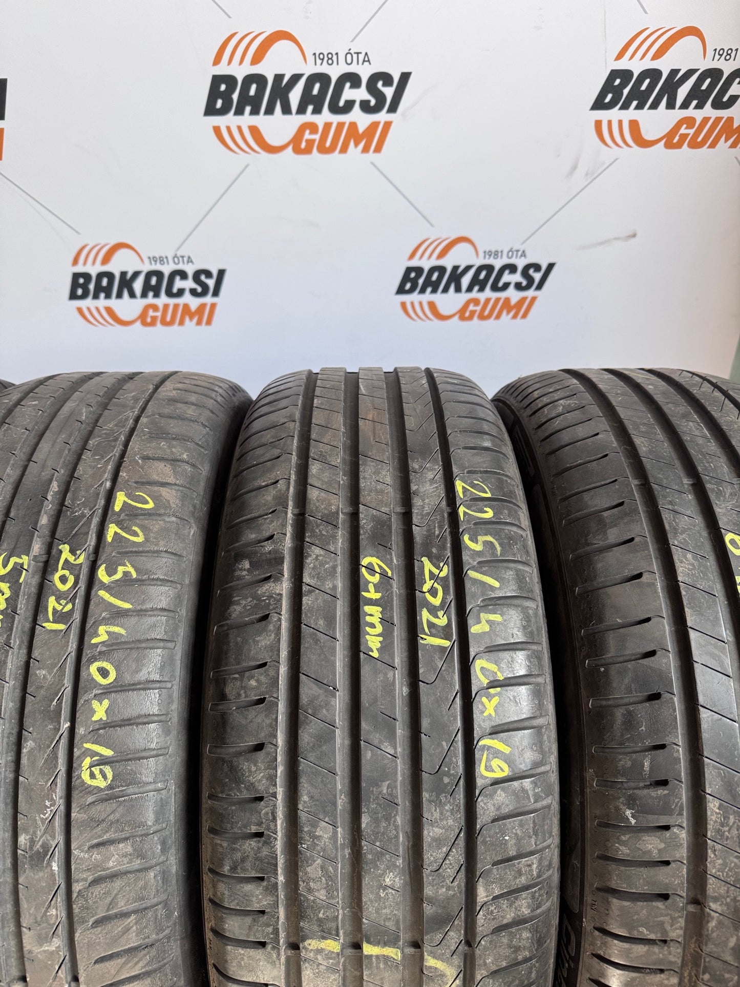 225/40R19 Pirelli nyári gumi eladó