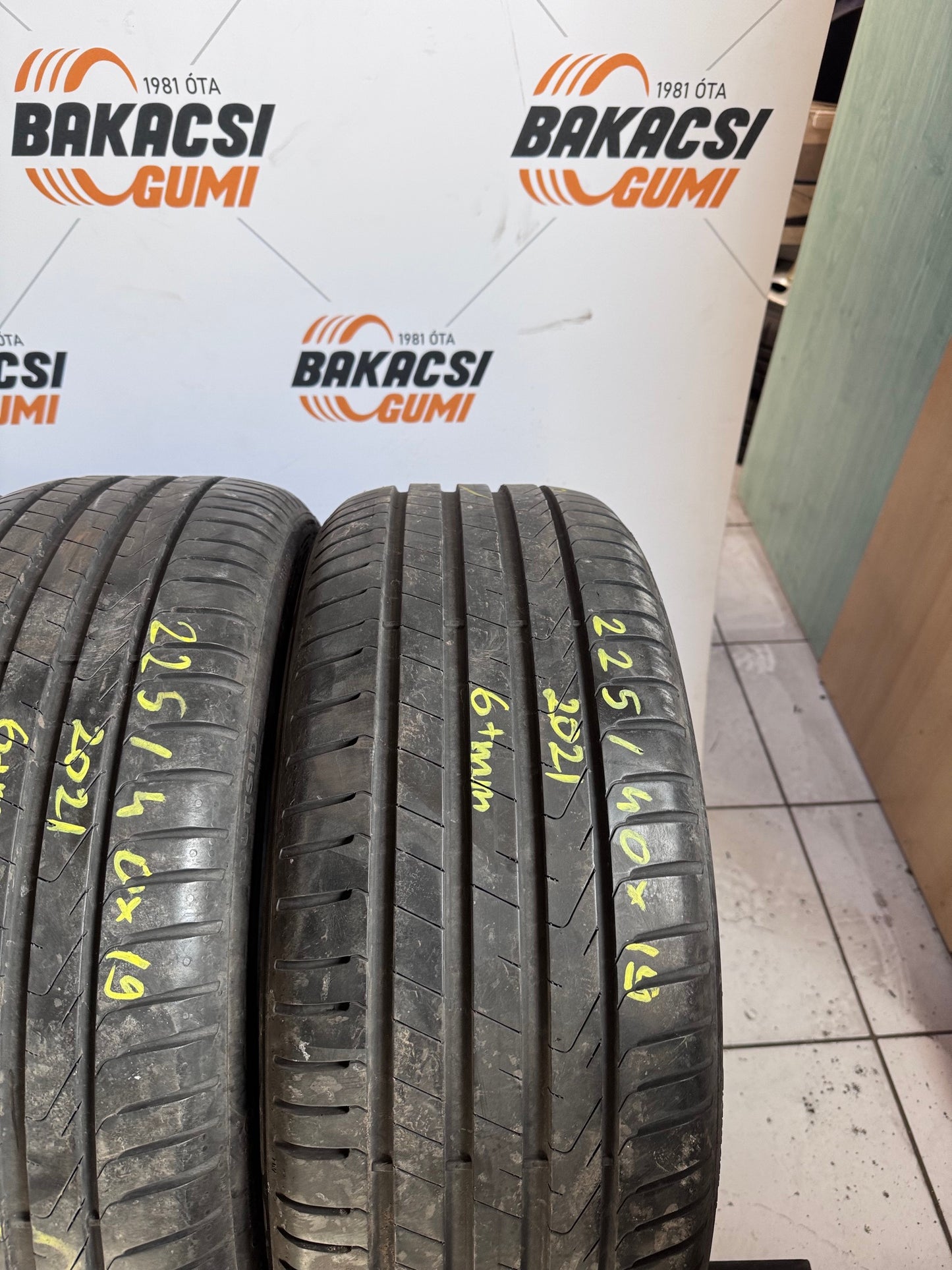 225/40R19 Pirelli nyári gumi eladó
