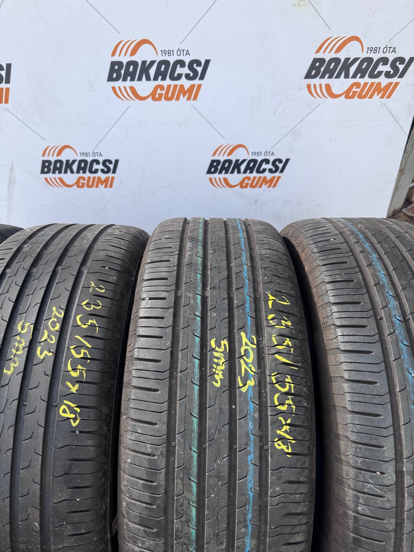 235/55R18 Continental nyári gumi eladó