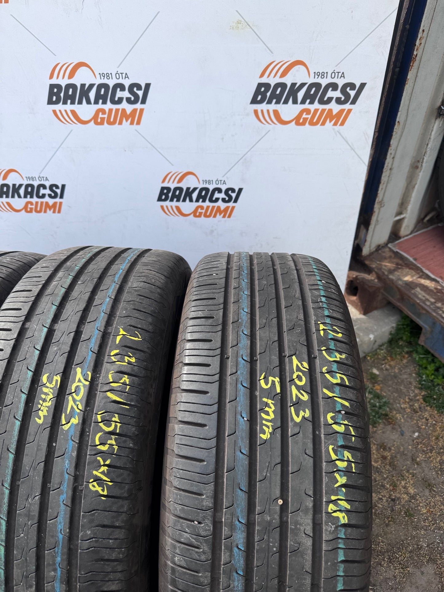 235/55R18 Continental nyári gumi eladó