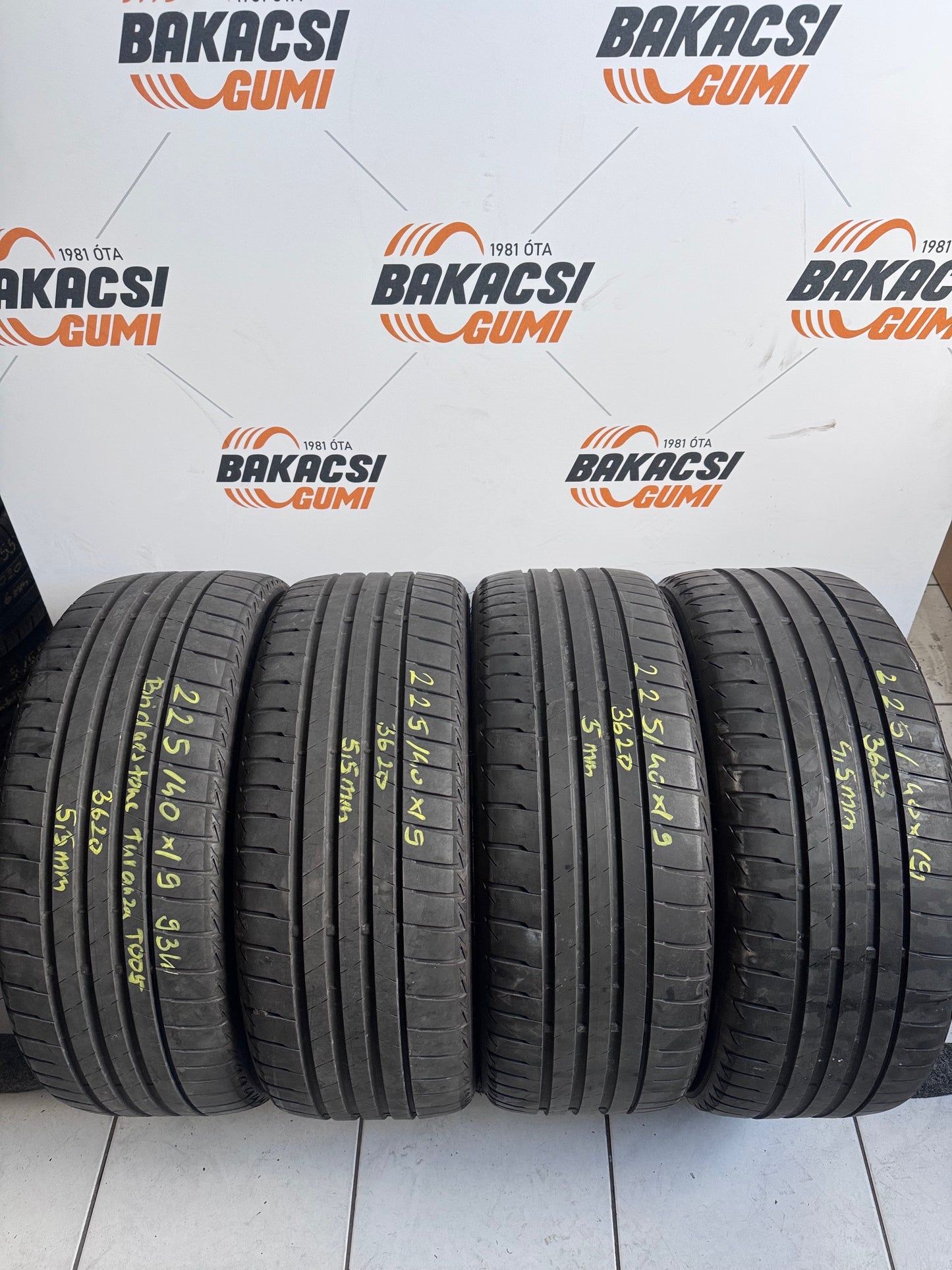 225/40R19 Bridgestone nyári gumi eladó