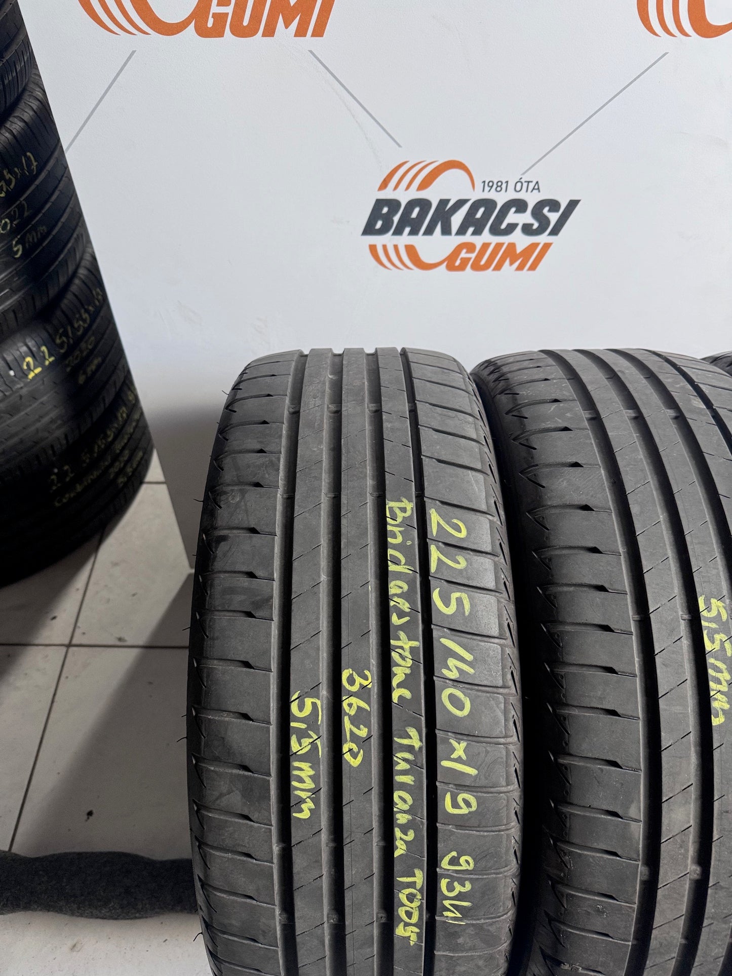 225/40R19 Bridgestone nyári gumi eladó