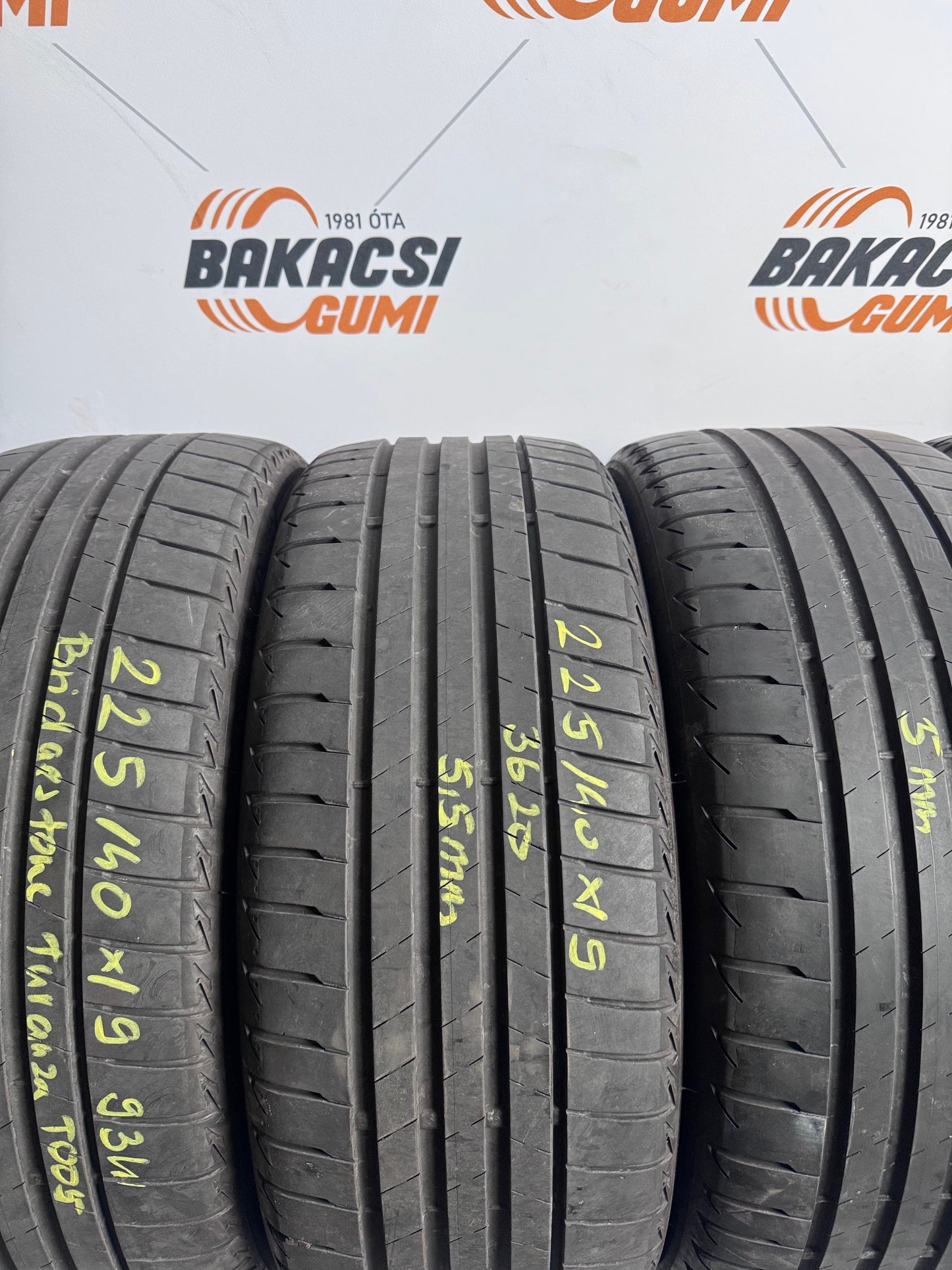 225/40R19 Bridgestone nyári gumi eladó
