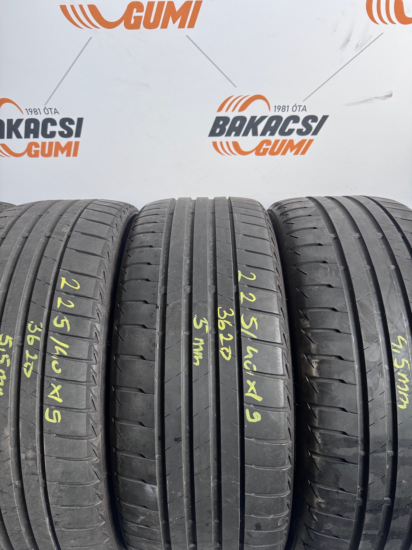 225/40R19 Bridgestone nyári gumi eladó