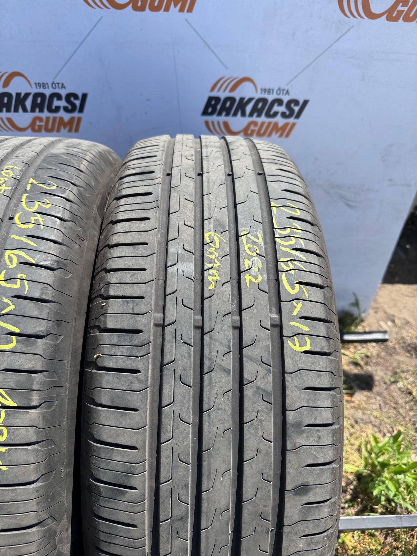 235/65R17 Continental nyári gumi eladó