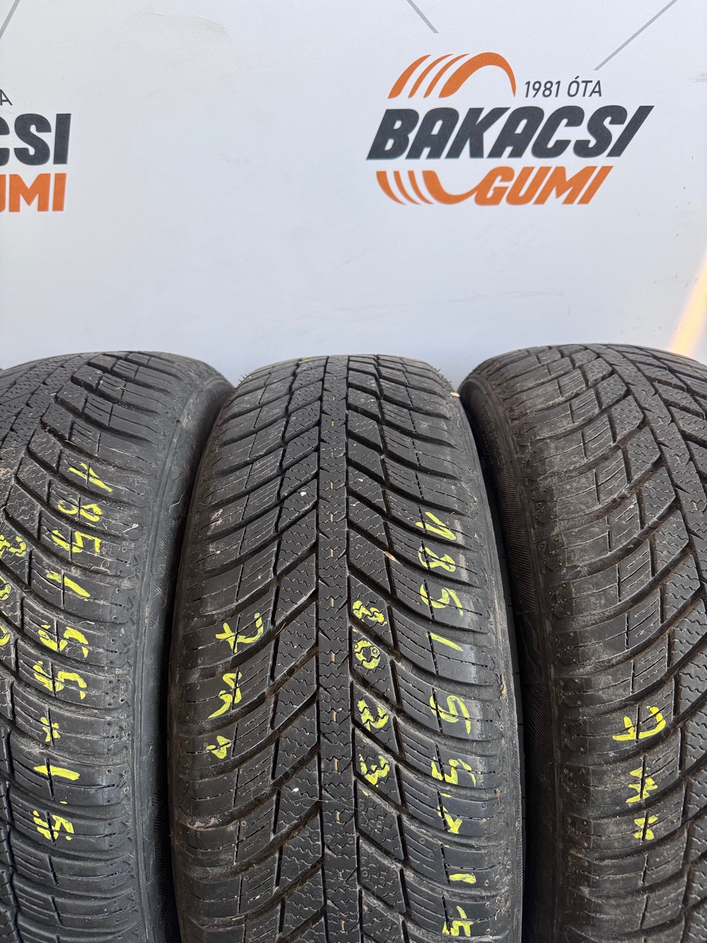 185/55R15 Nexen 4évszakos gumi eladó