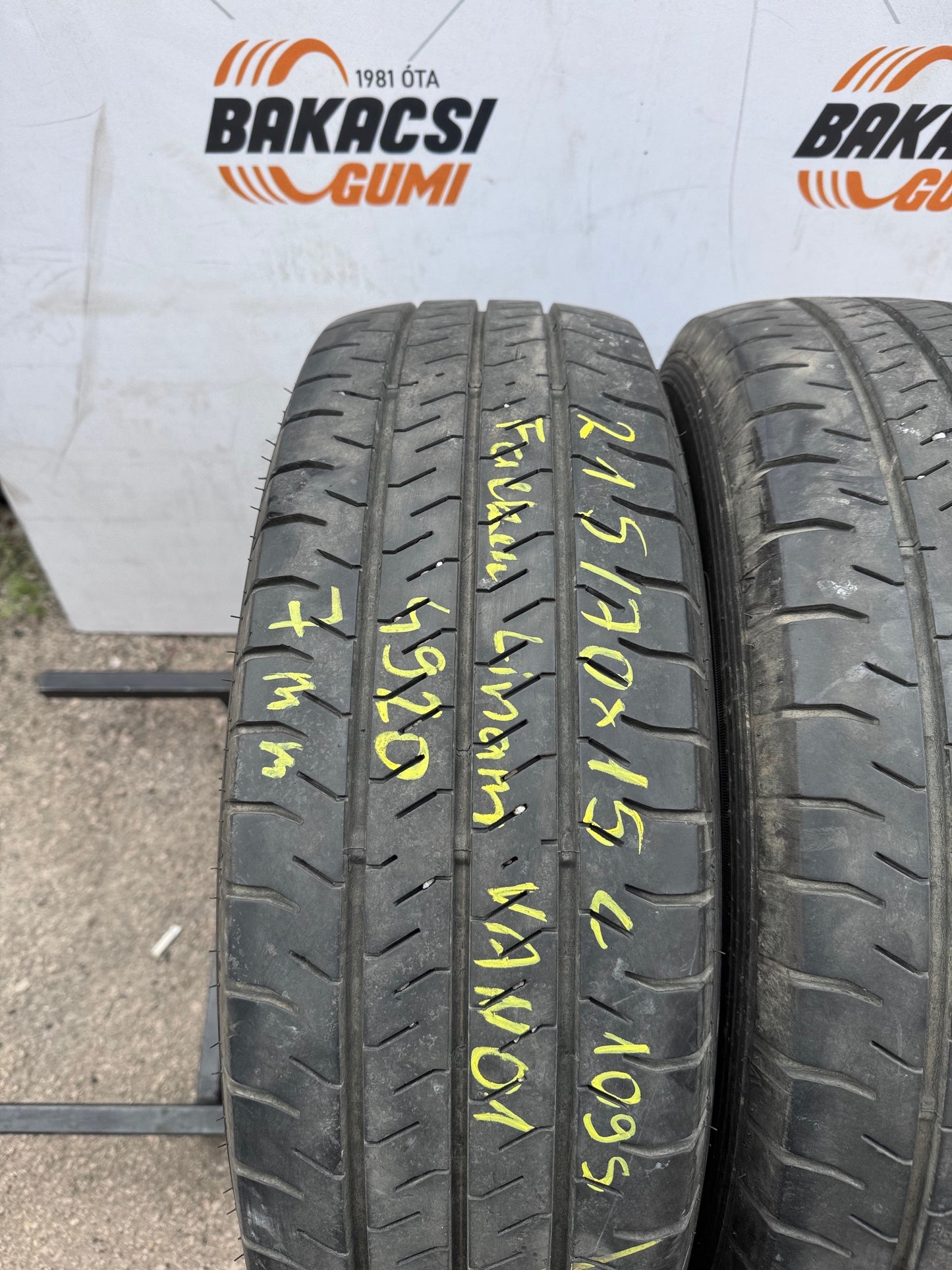 215/70R15C Falken nyári gumi eladó