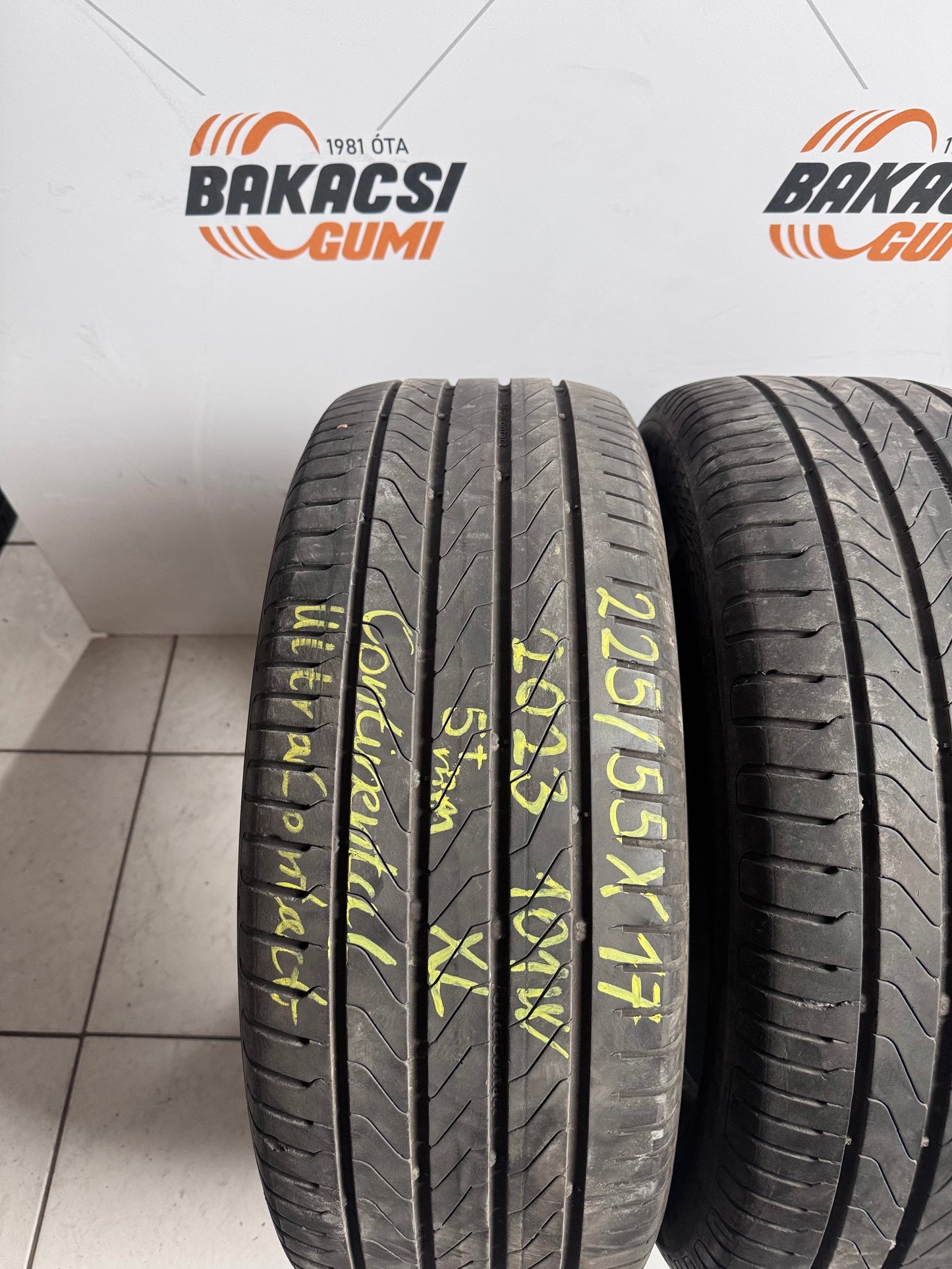 225/55R17 Continental nyári gumi eladó