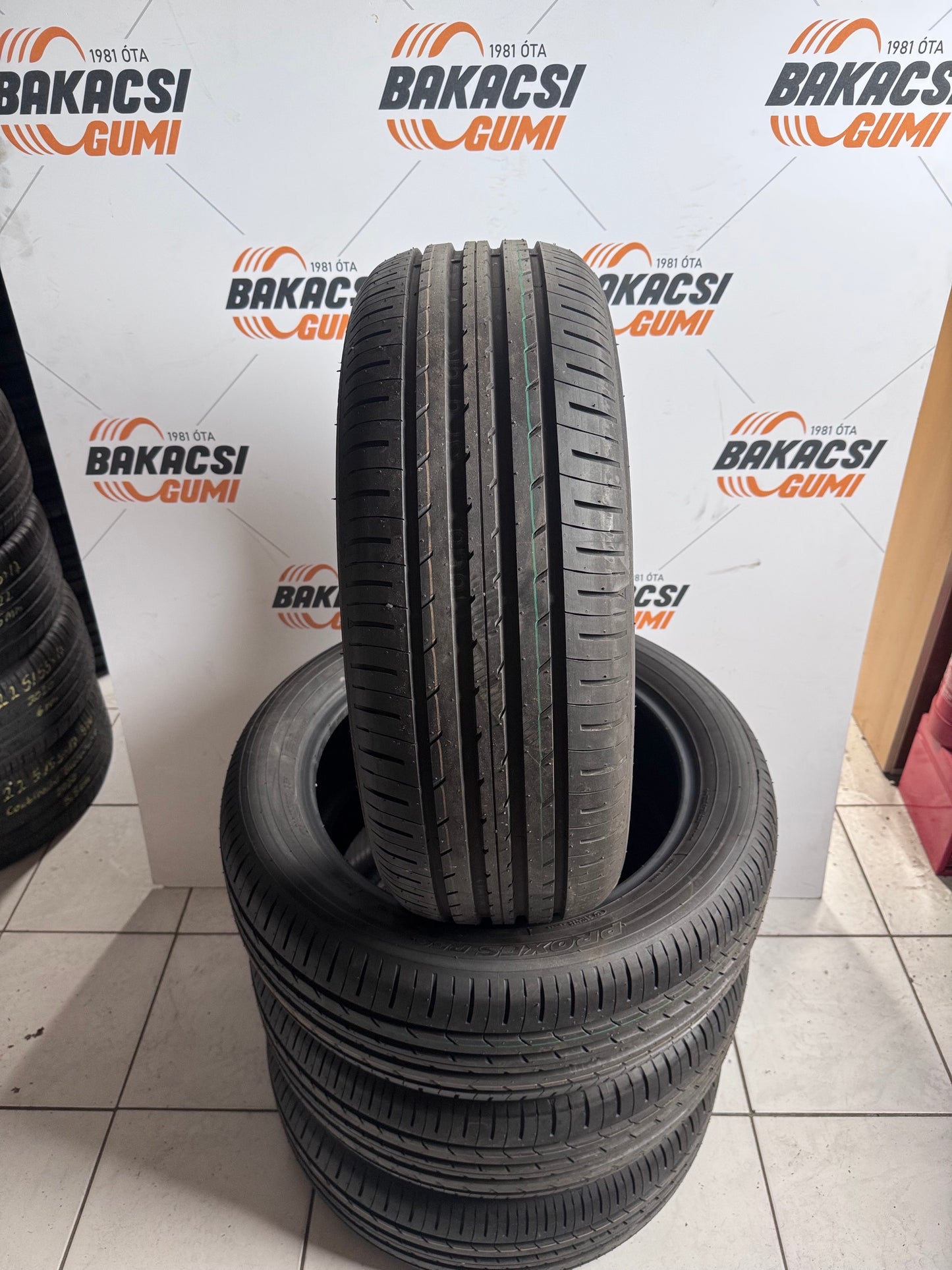 215/55R18 Toyo nyári gumi eladó
