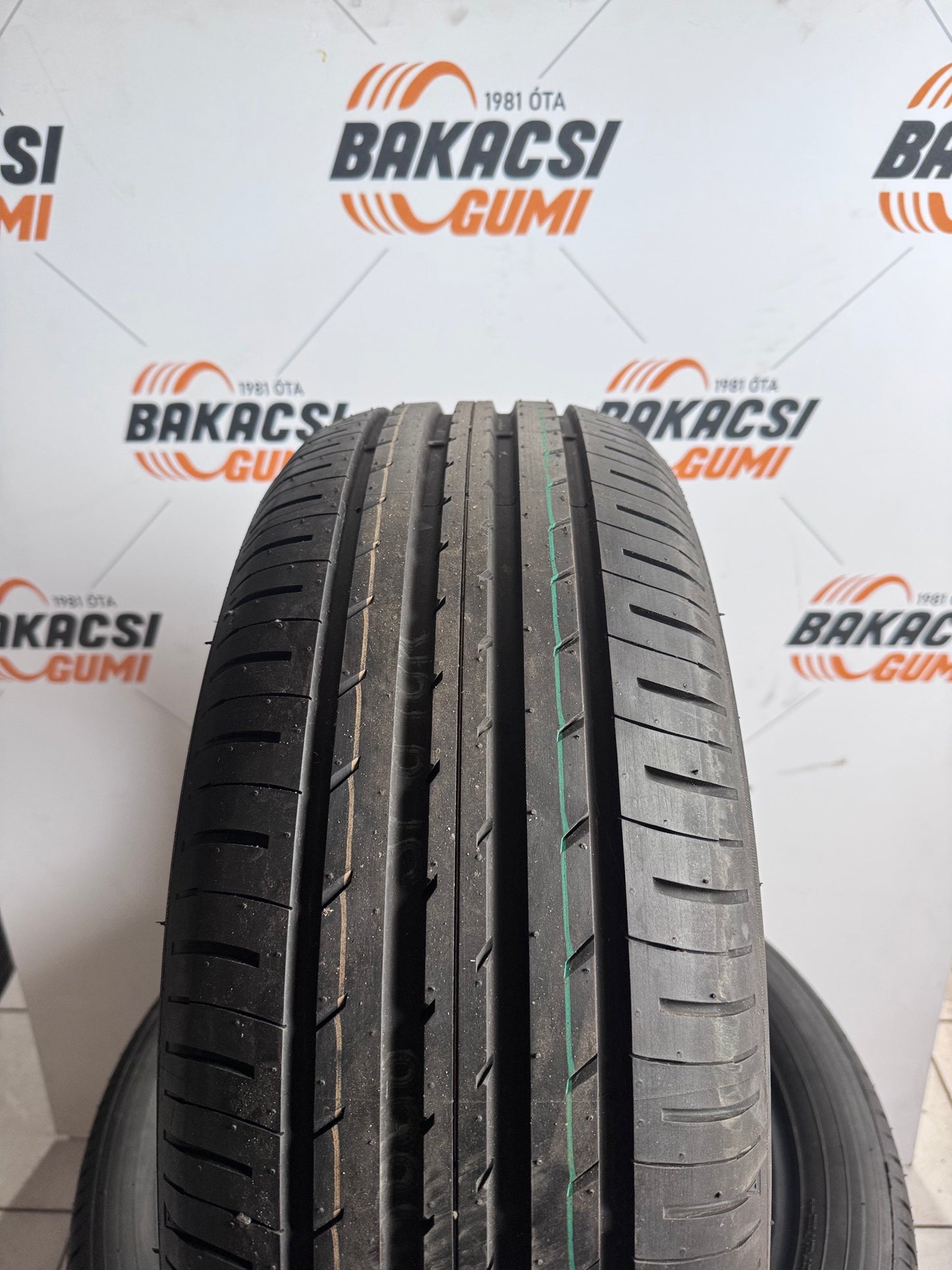 215/55R18 Toyo nyári gumi eladó