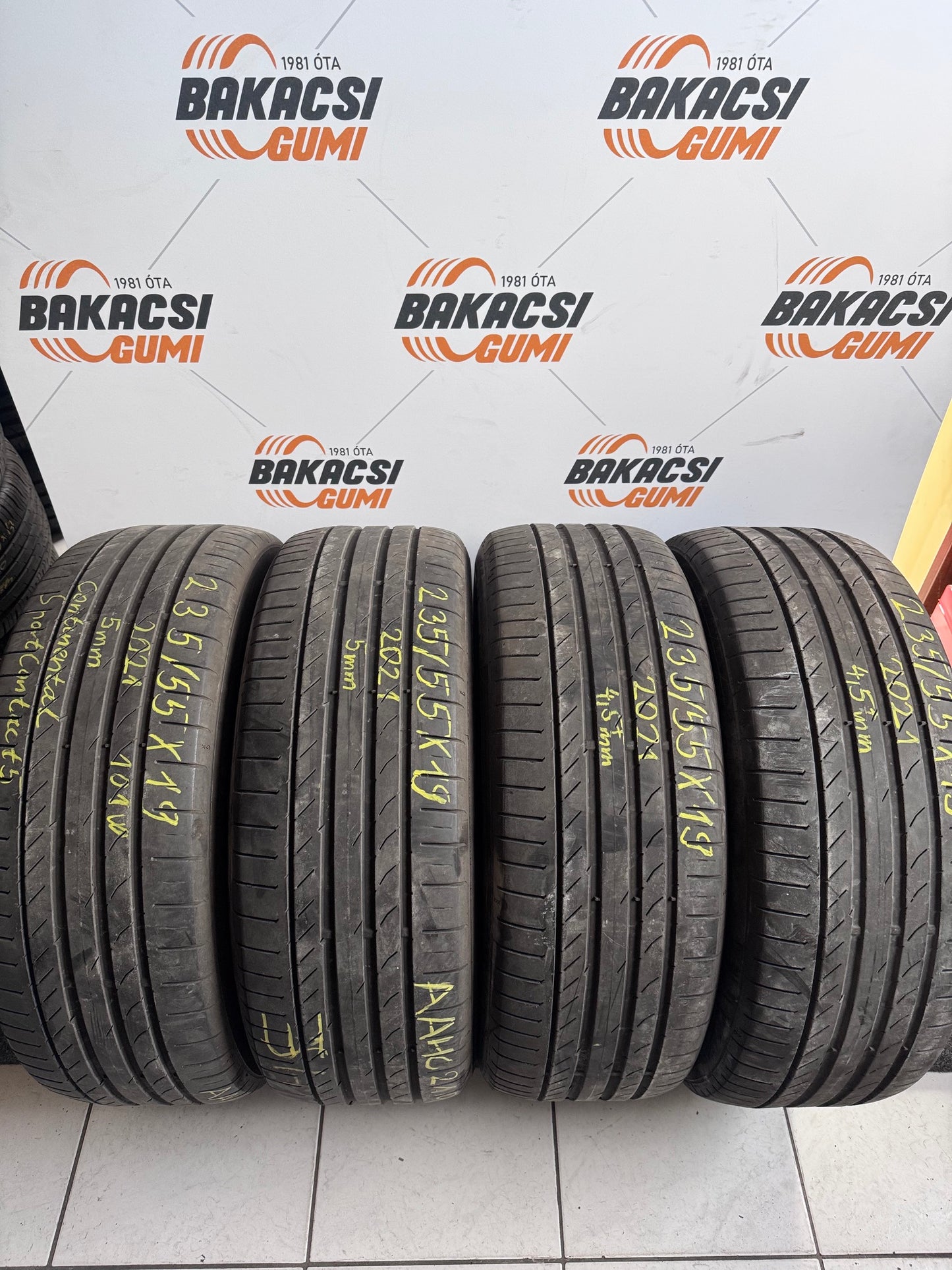 235/55R19 Continental nyári gumi eladó