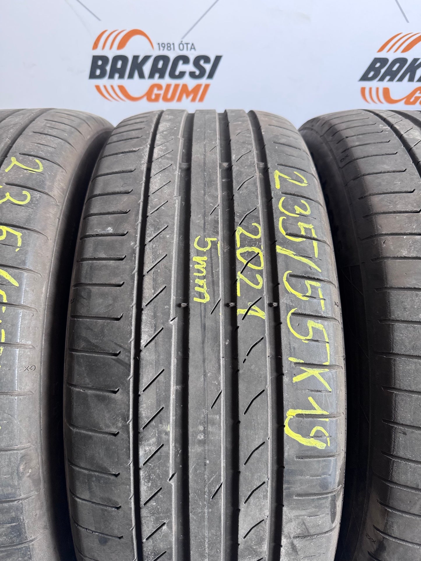 235/55R19 Continental nyári gumi eladó