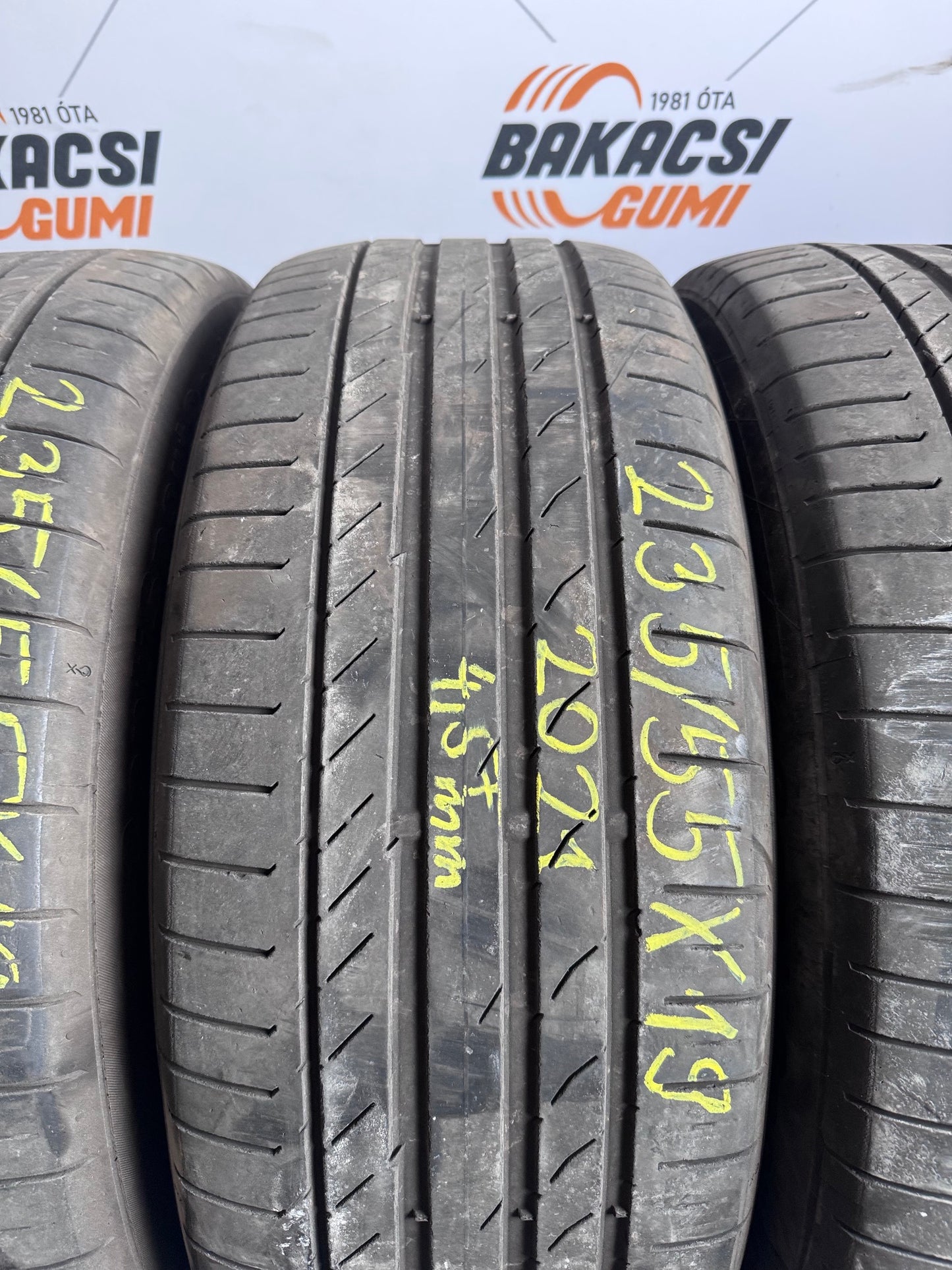 235/55R19 Continental nyári gumi eladó