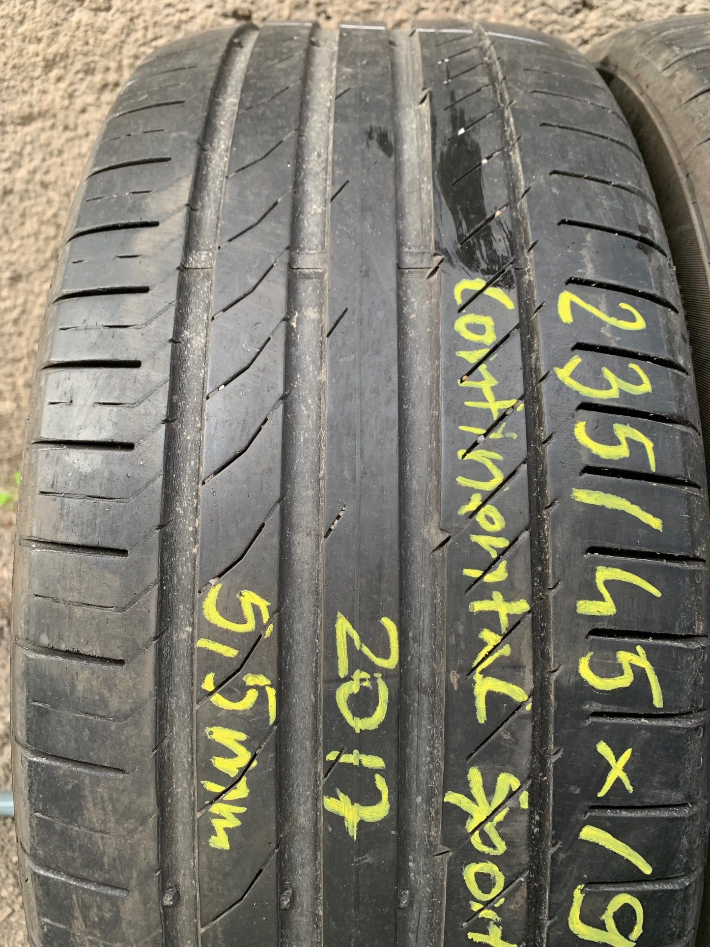 235/45R19 Continental nyári gumi