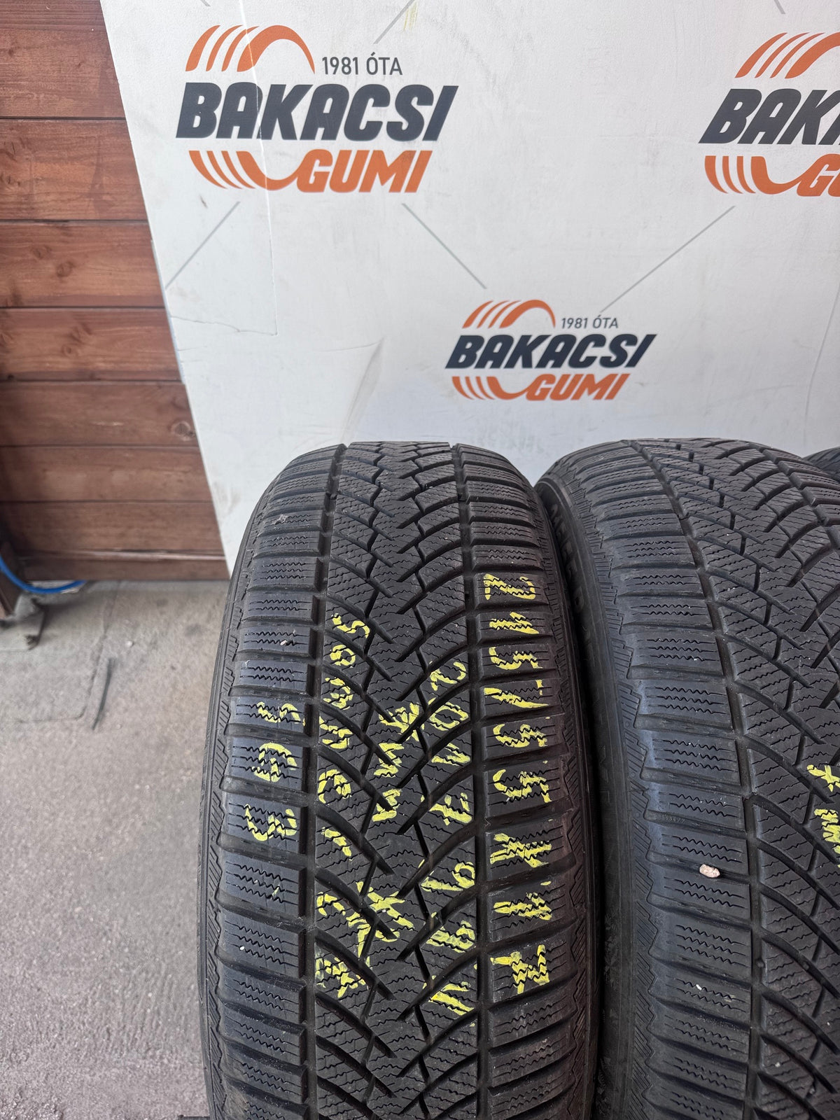 215/55R17 Semperit téli gumi eladó