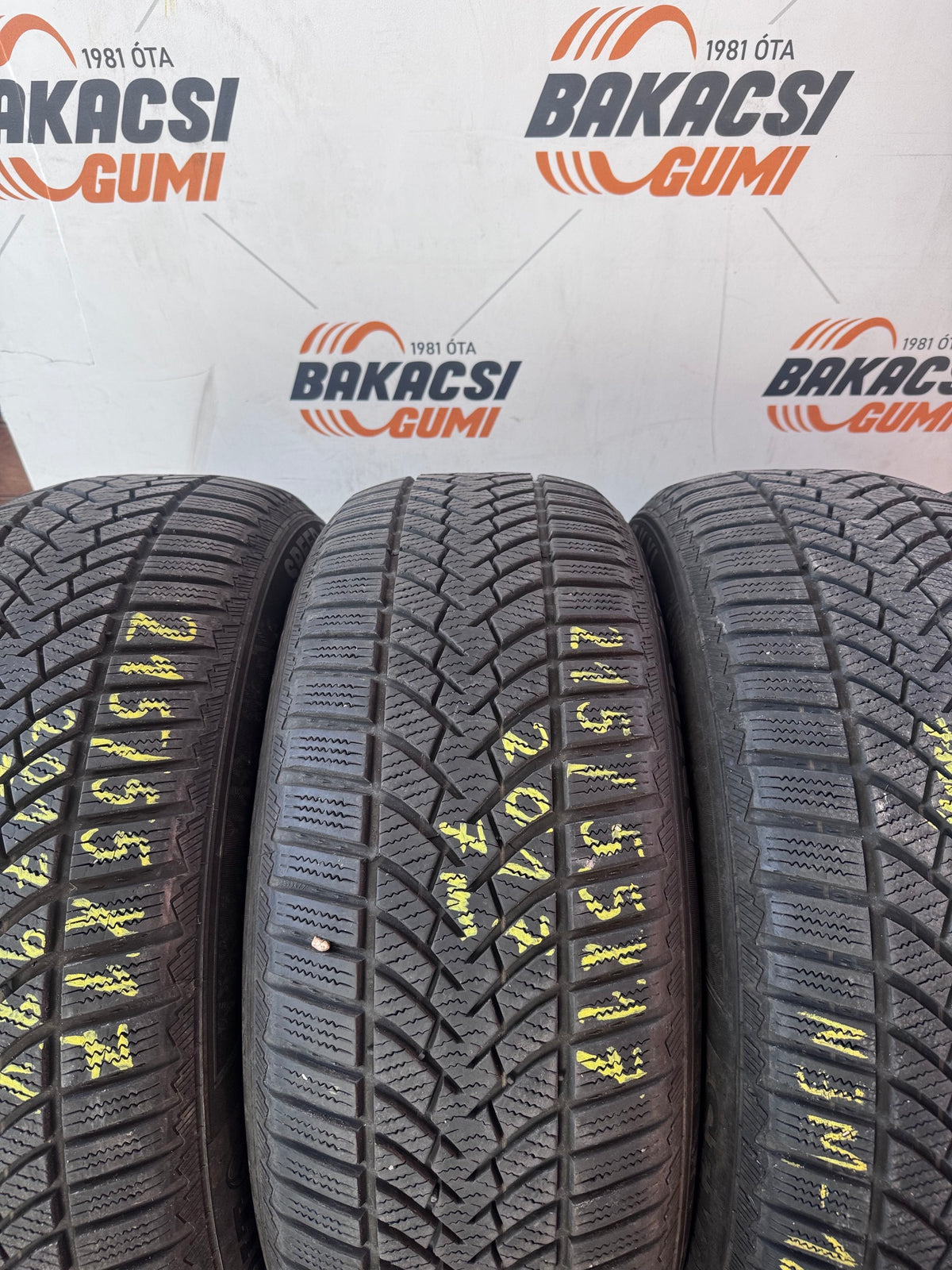 215/55R17 Semperit téli gumi eladó