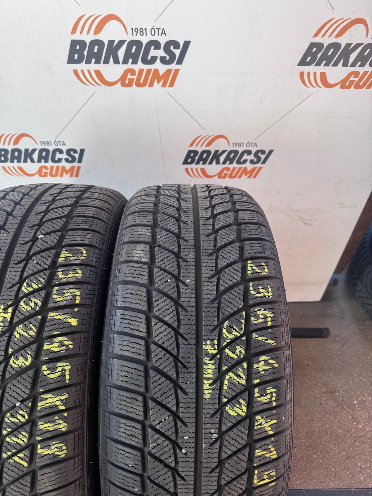 235/45R19 Goodride téli gumi eladó