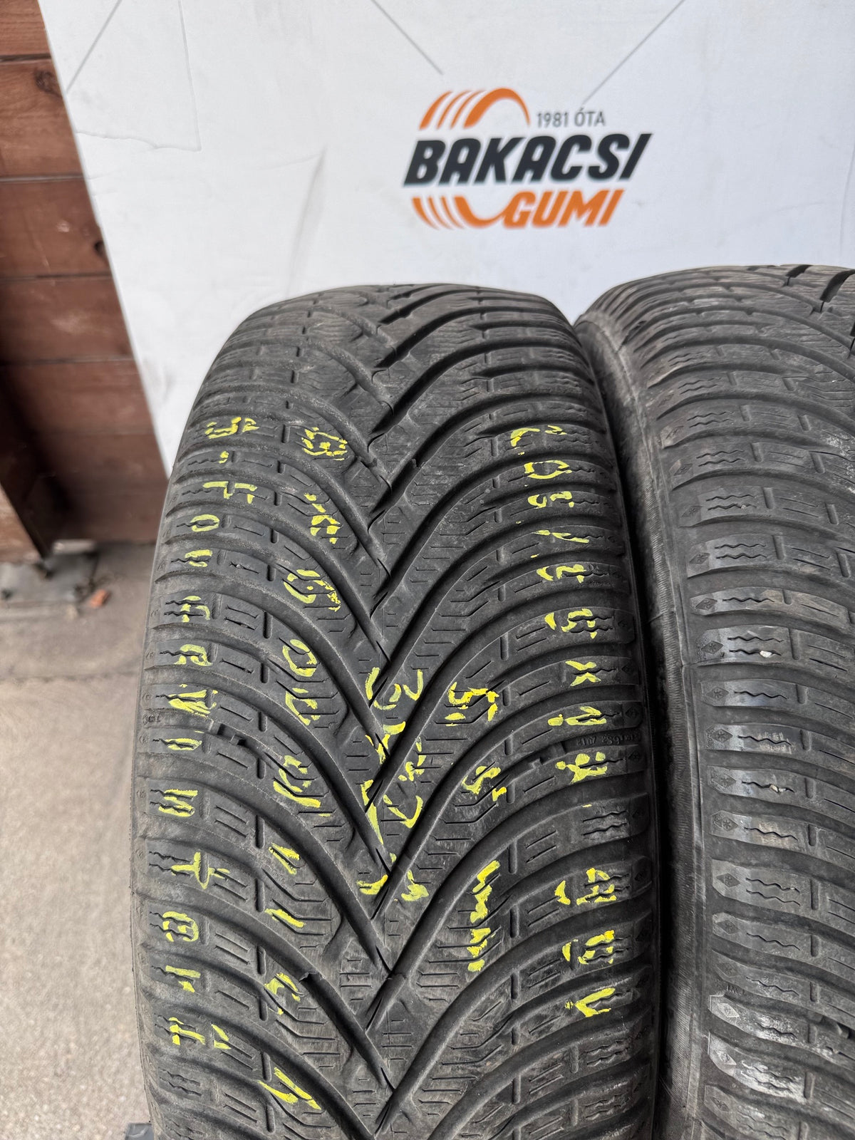 205/55R17 BFGoodrich téli gumi eladó