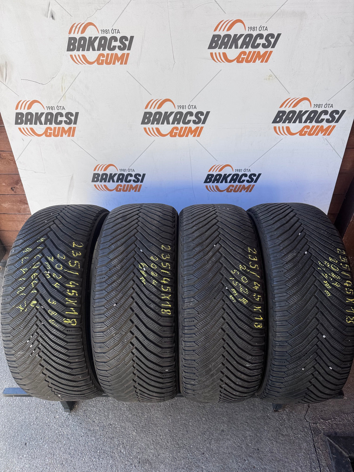 235/45R18 Michelin téli gumi eladó