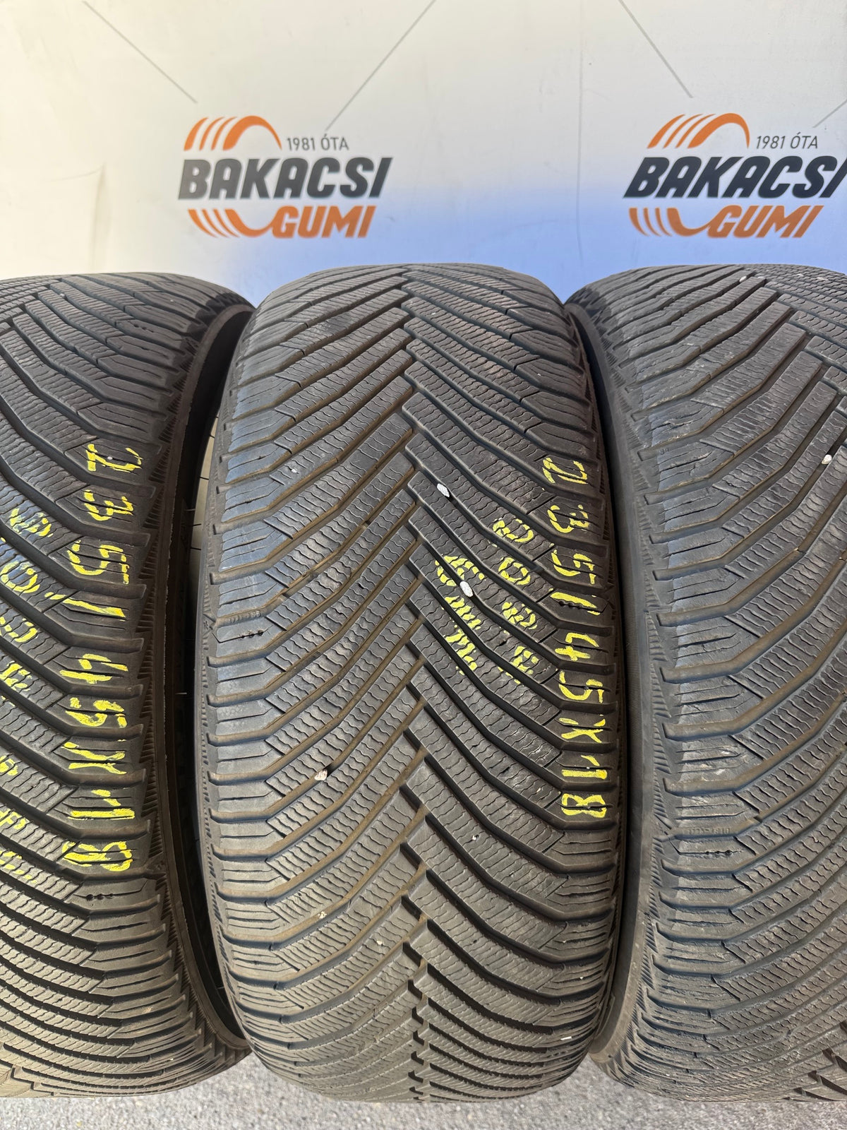 235/45R18 Michelin téli gumi eladó