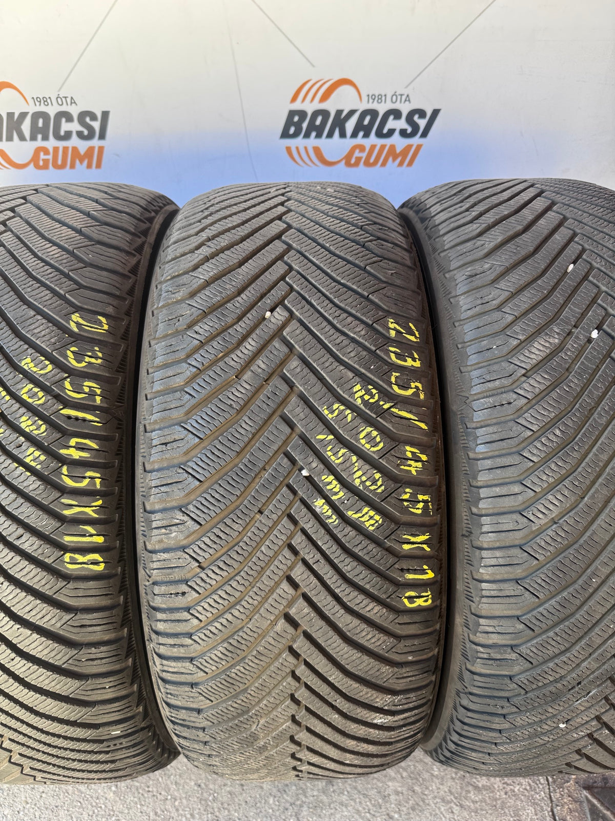 235/45R18 Michelin téli gumi eladó