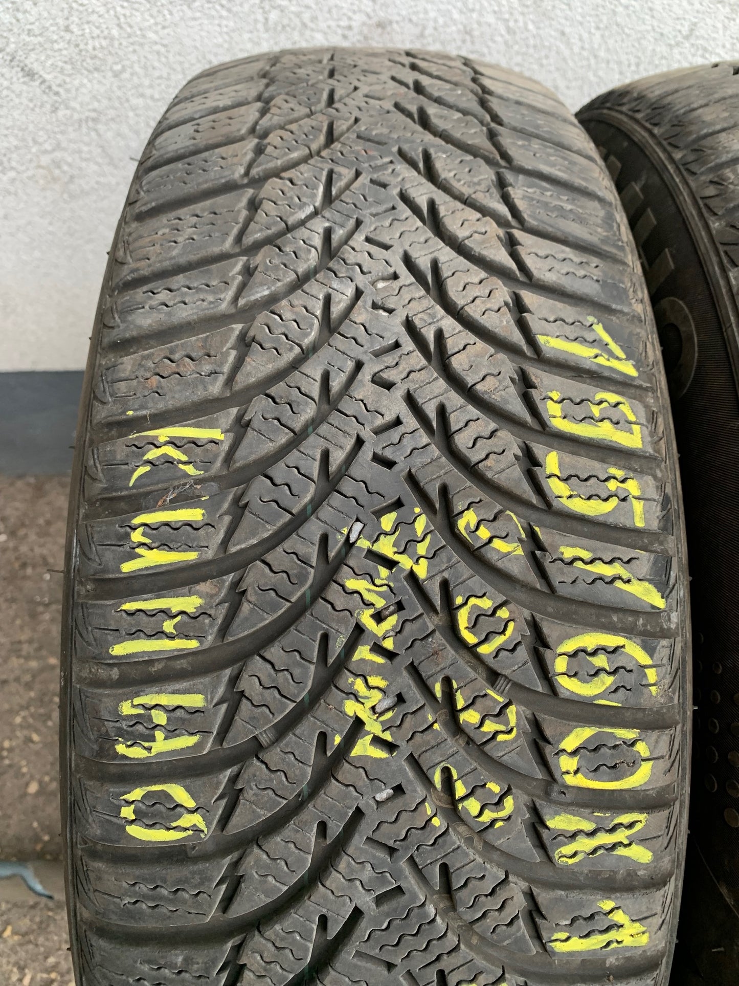 195/60R16 Kumho téli gumi eladó