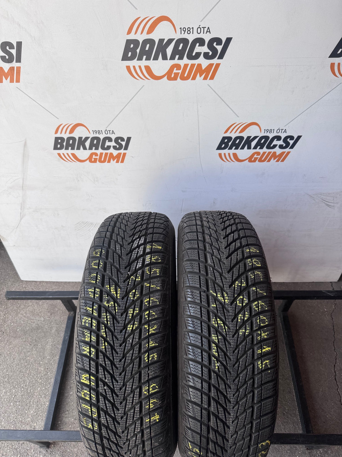 185/60R15 Goodyear téli gumi eladó