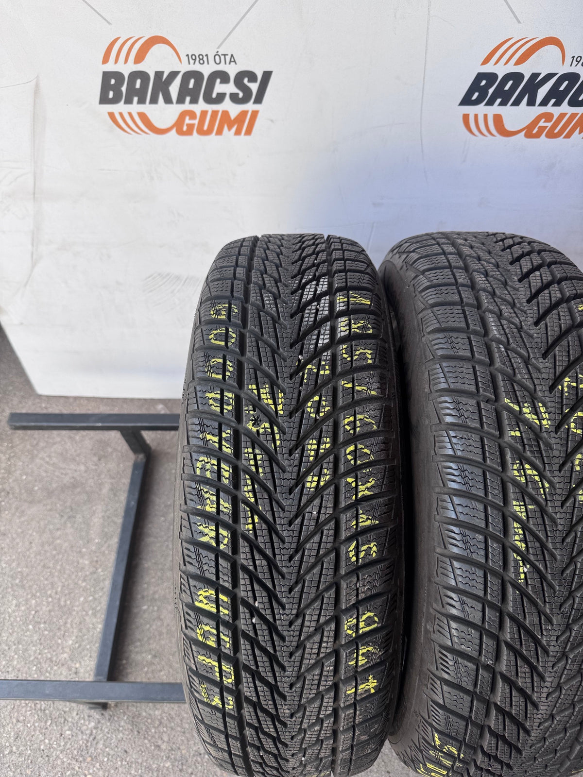 185/60R15 Goodyear téli gumi eladó