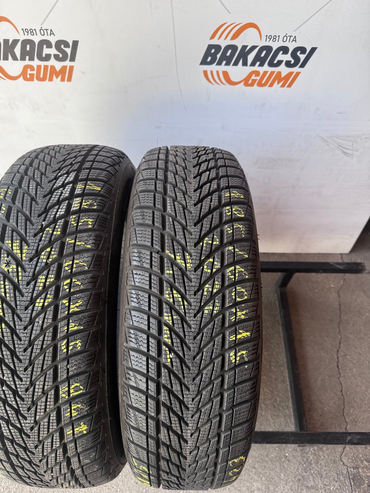 185/60R15 Goodyear téli gumi eladó