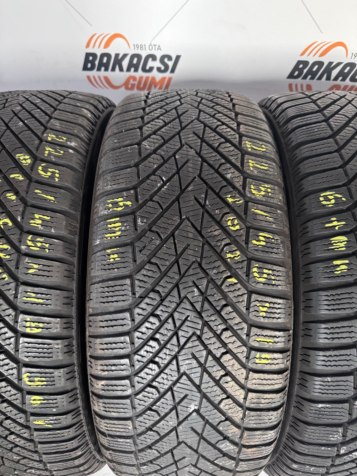 225/45R19 Pirelli téli gumi eladó