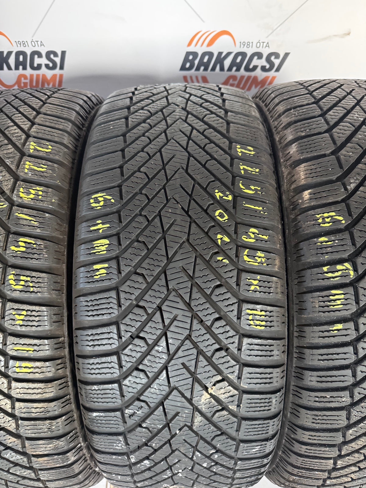 225/45R19 Pirelli téli gumi eladó