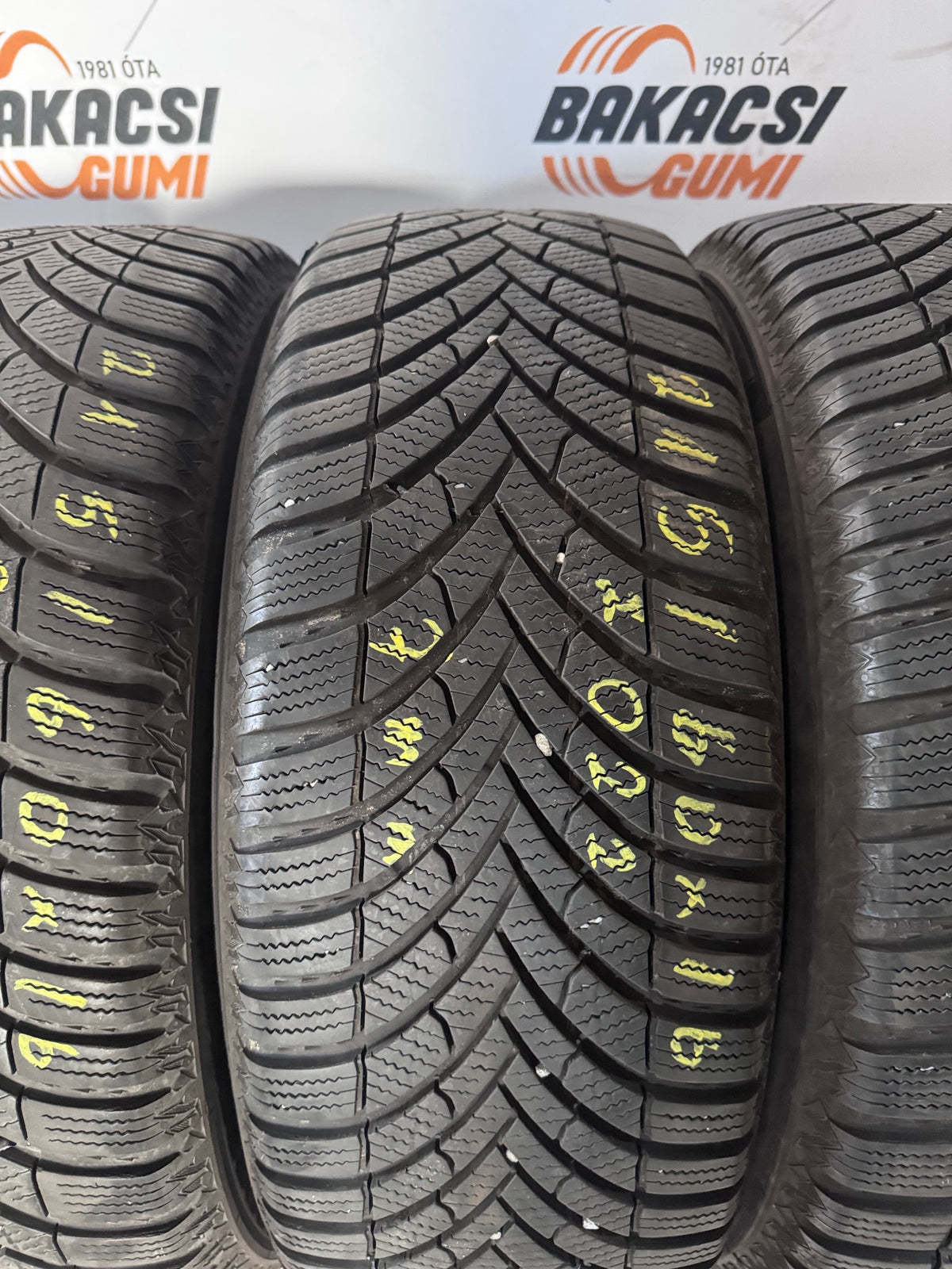 215/60R16 Semperit téli gumi eladó