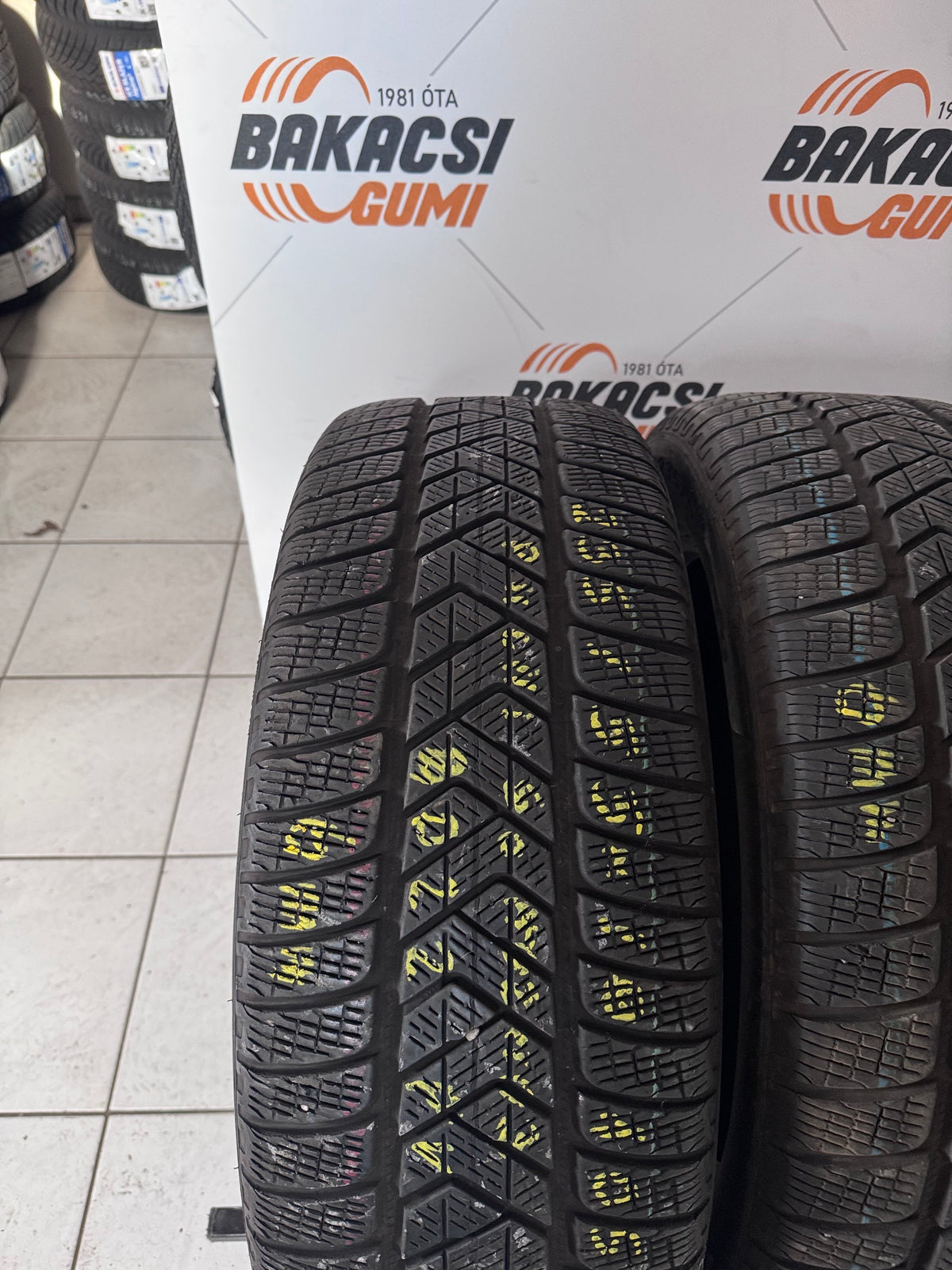 235/55R19 Pirelli téli gumi eladó