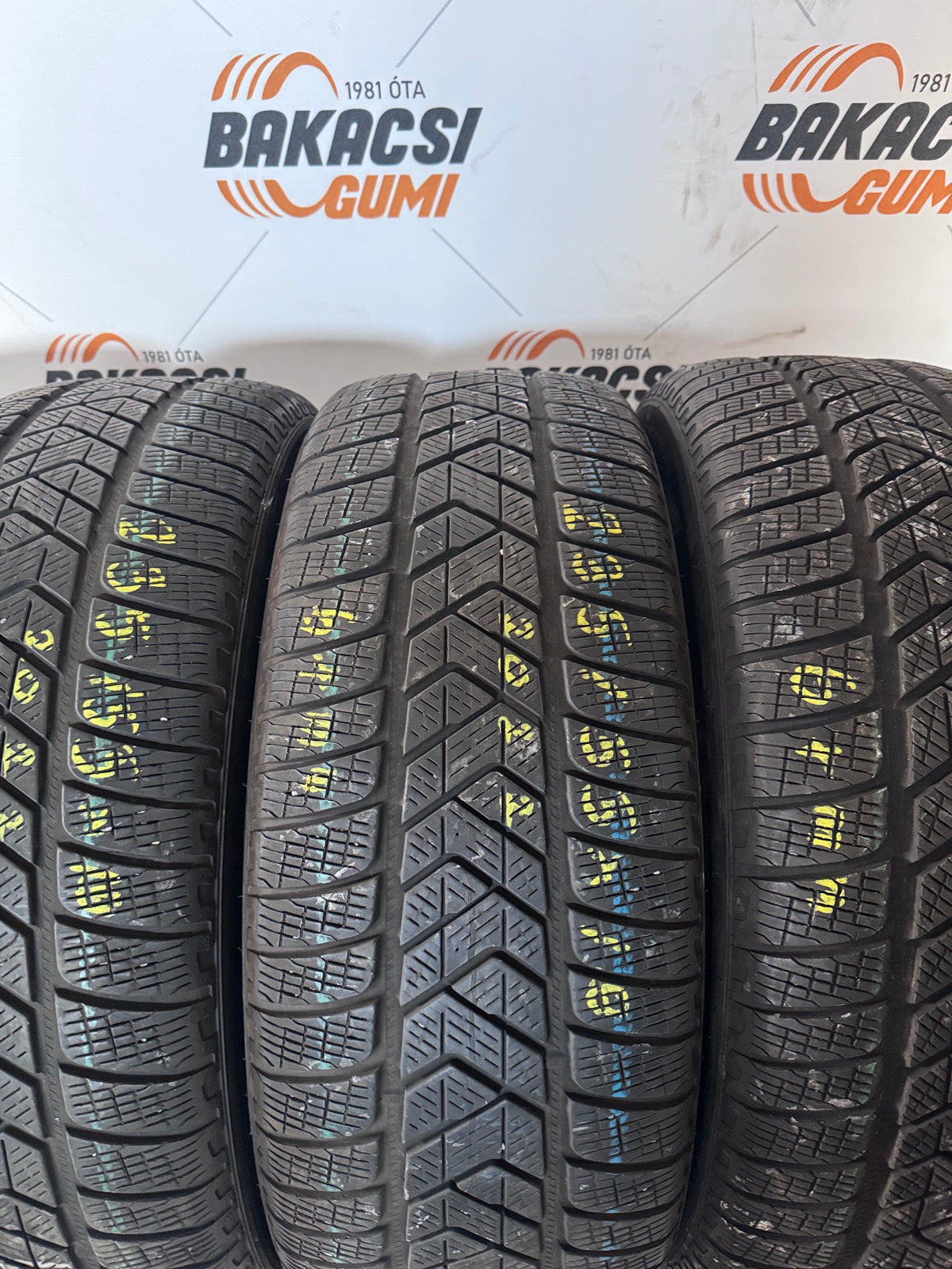 235/55R19 Pirelli téli gumi eladó