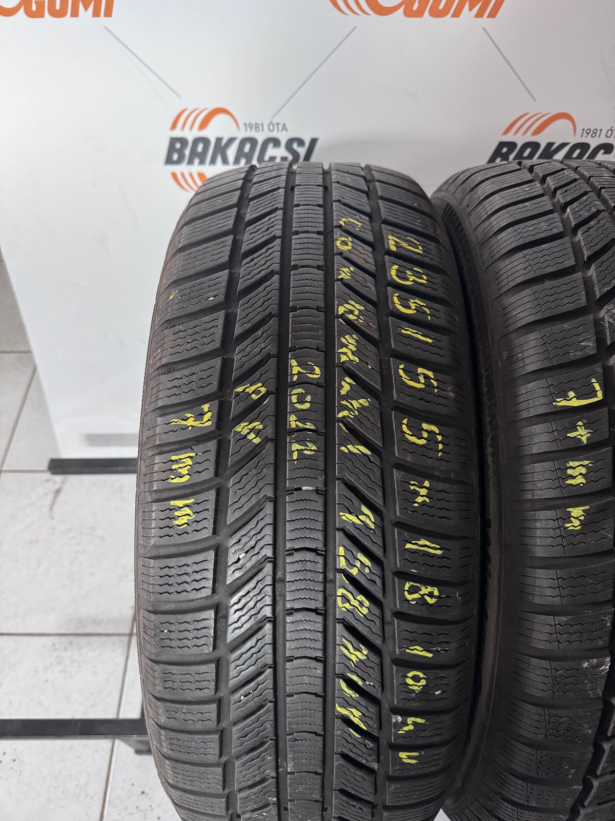 235/55R18 Continental téli gumi eladó