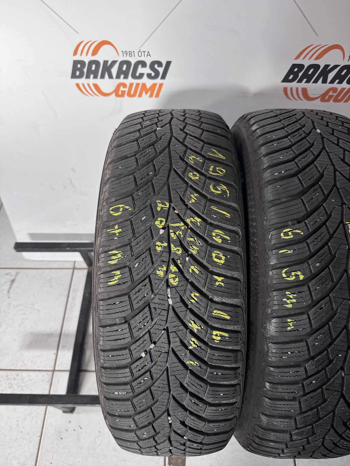 195/60R16 Continental téléi gumi eladó