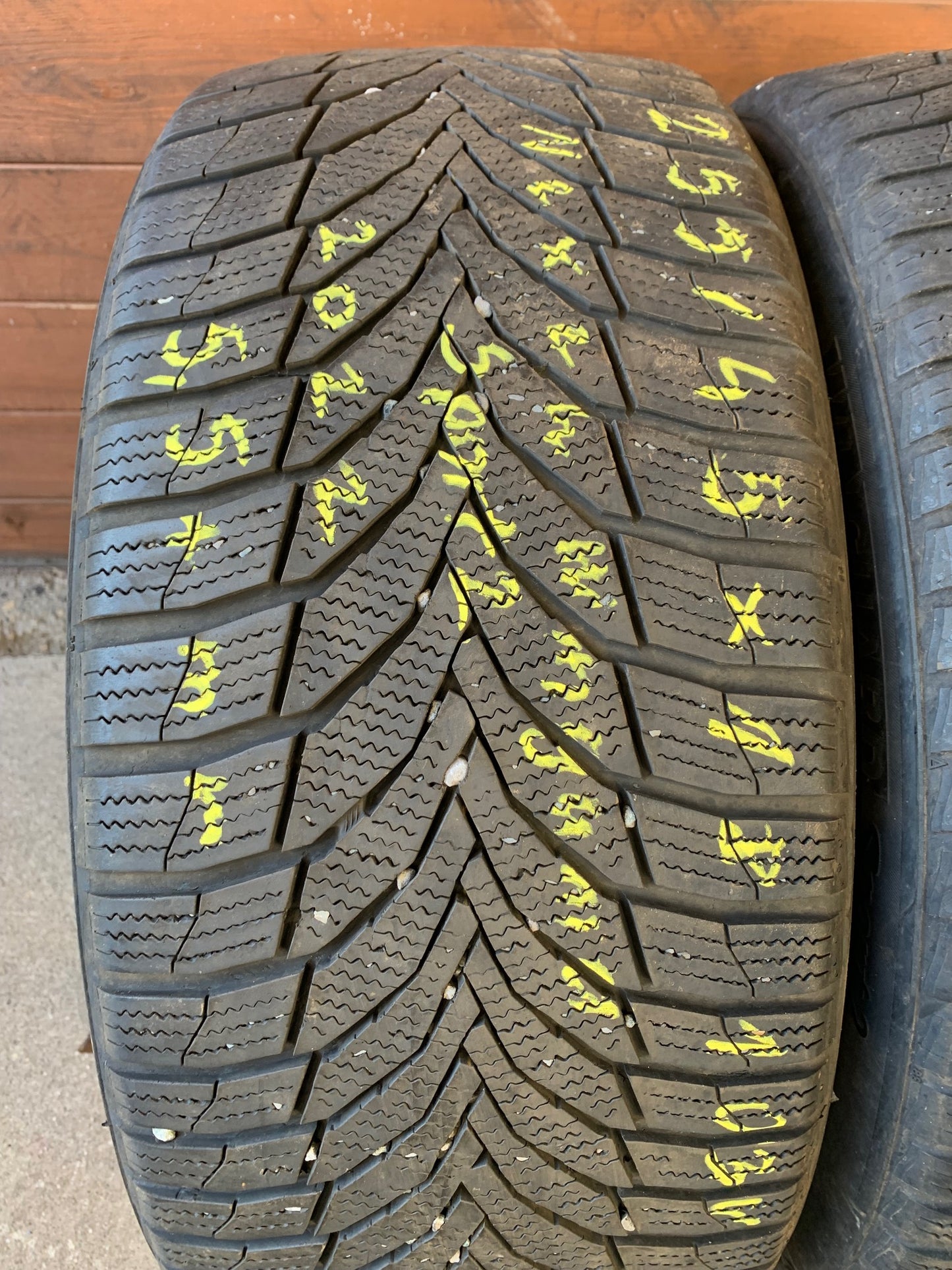 255/45R18 Nexen téli gumi eladó