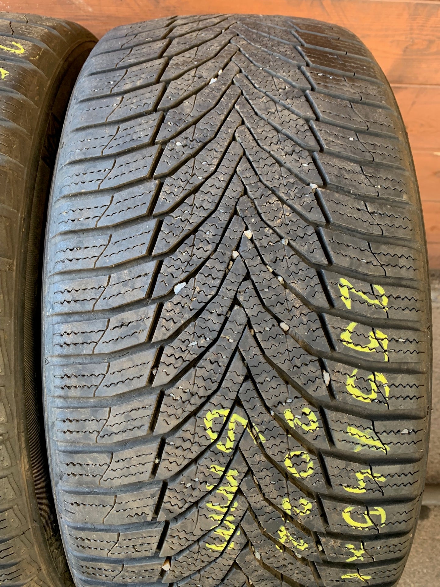255/45R18 Nexen téli gumi eladó