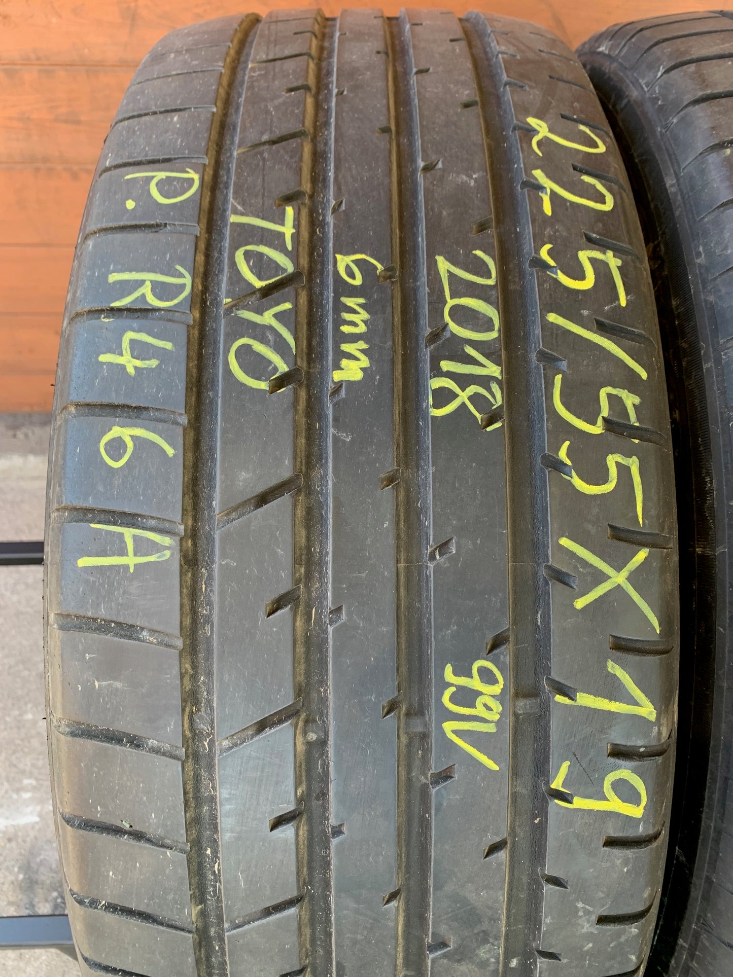 225/55R19 Toyo nyári gumi