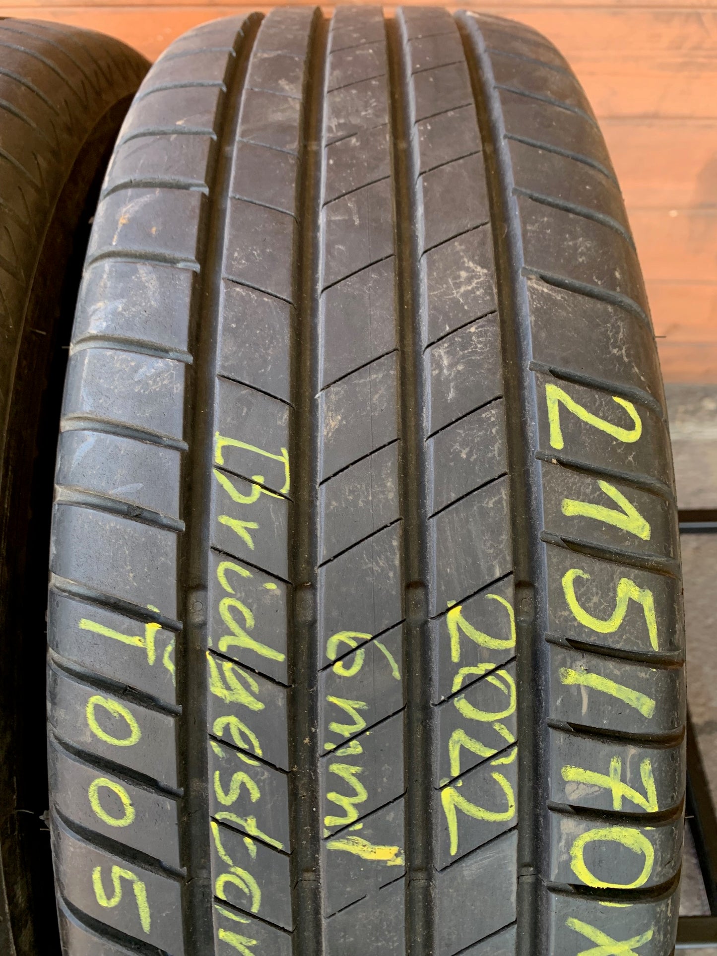 215/70R16 Bridgestone nyári gumi