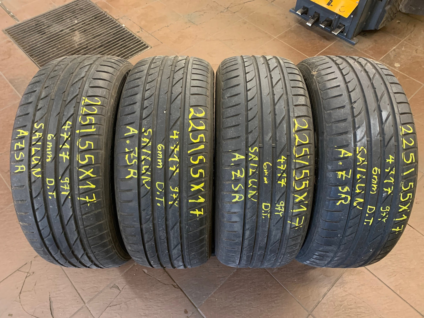 225/55R17 Sailun nyári gumi