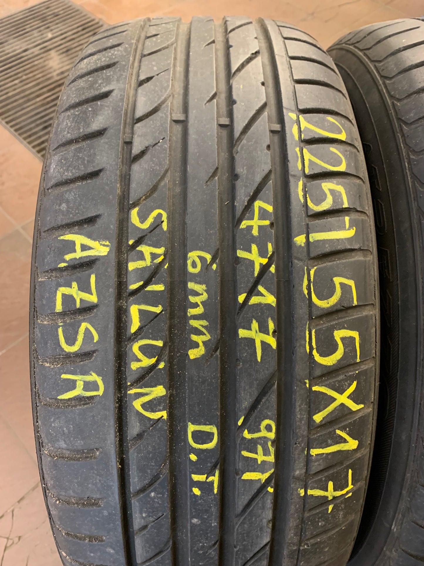 225/55R17 Sailun nyári gumi