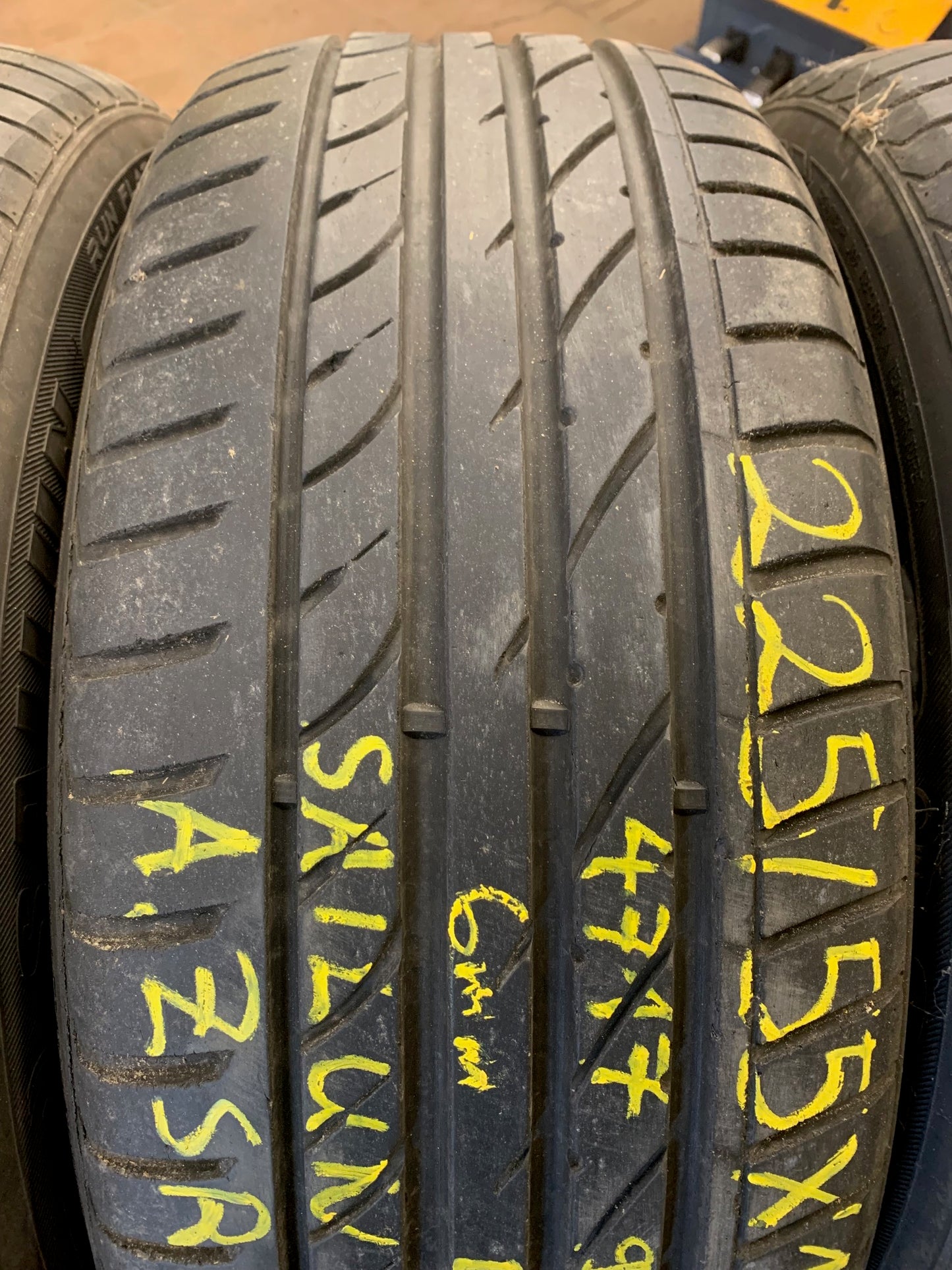 225/55R17 Sailun nyári gumi
